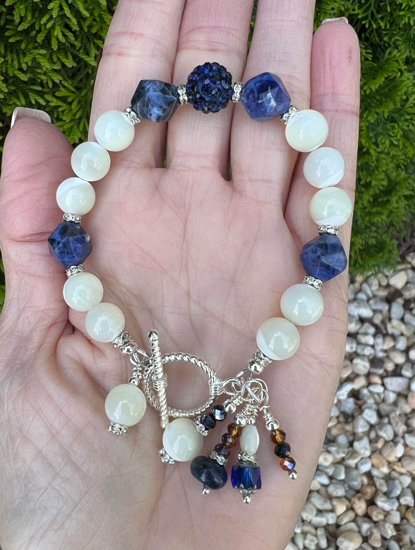 Mother of Pearl and Sodalite bracelet