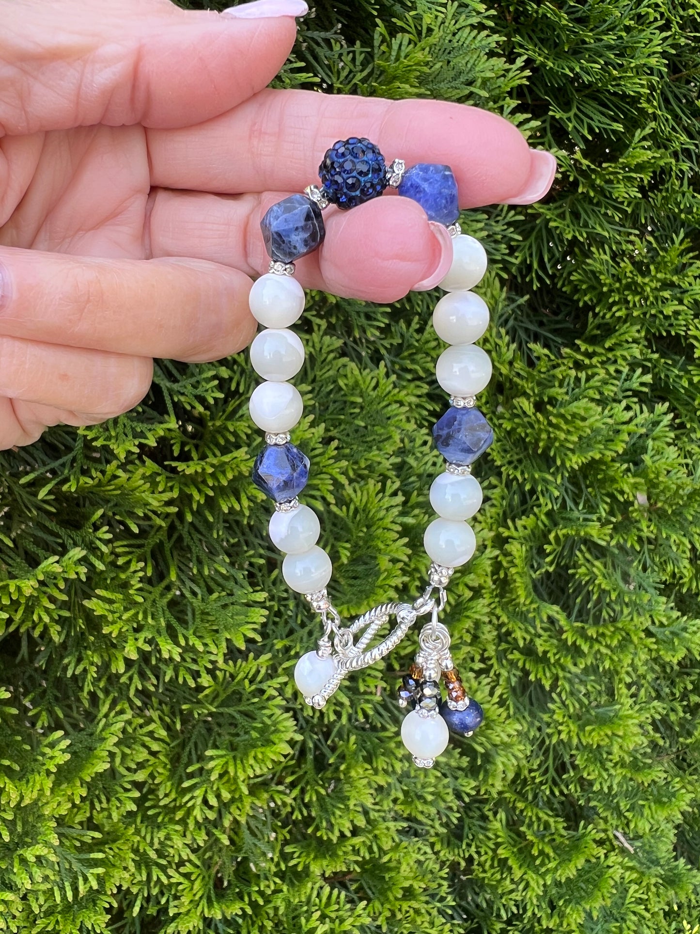 Mother of Pearl and Sodalite bracelet