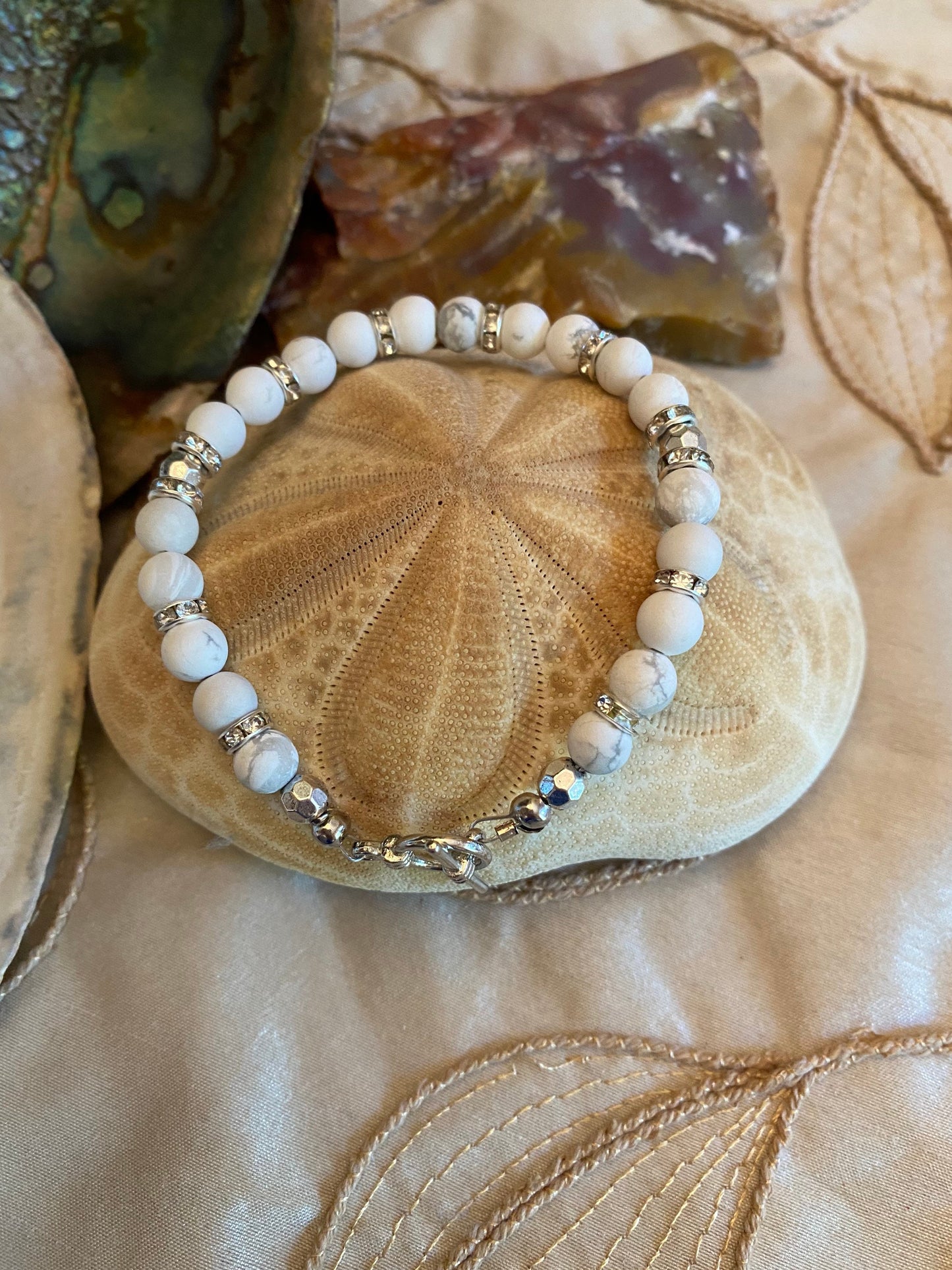 Toggle style beaded bracelet