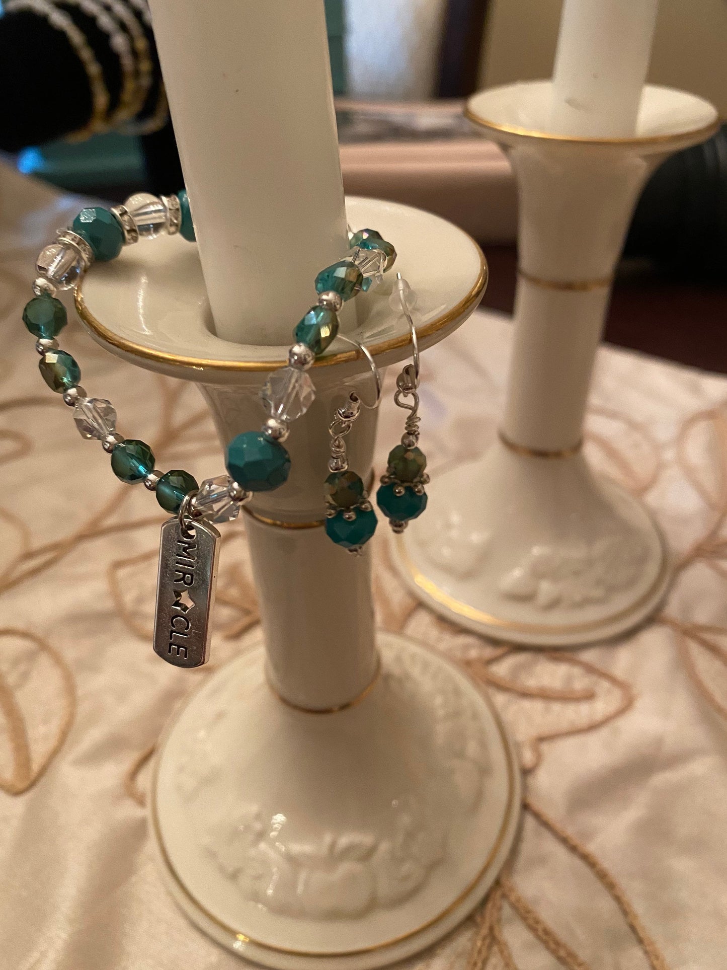 Green glass beaded bracelet with earrings