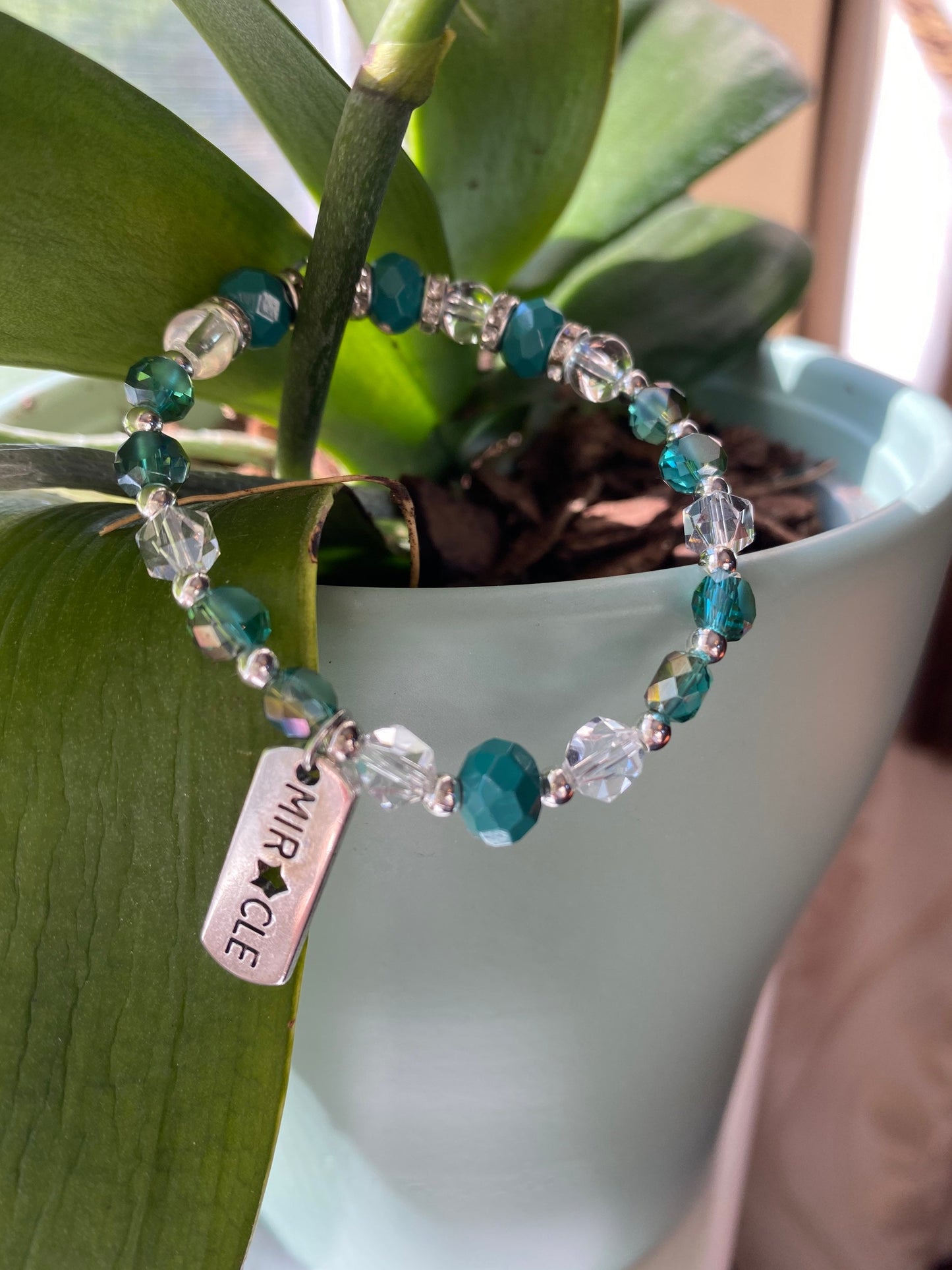 Green glass beaded bracelet with earrings