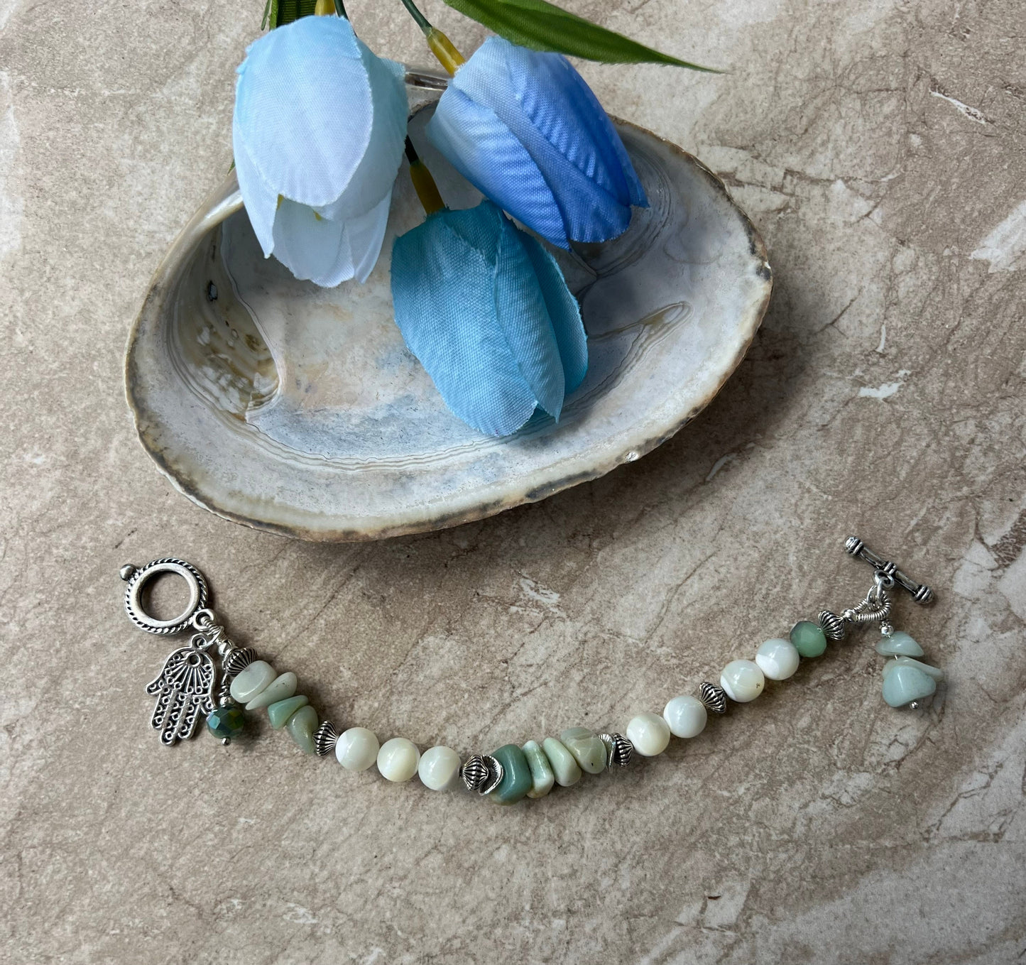 Mother of pearl of blue Amazonite chips Bracelet