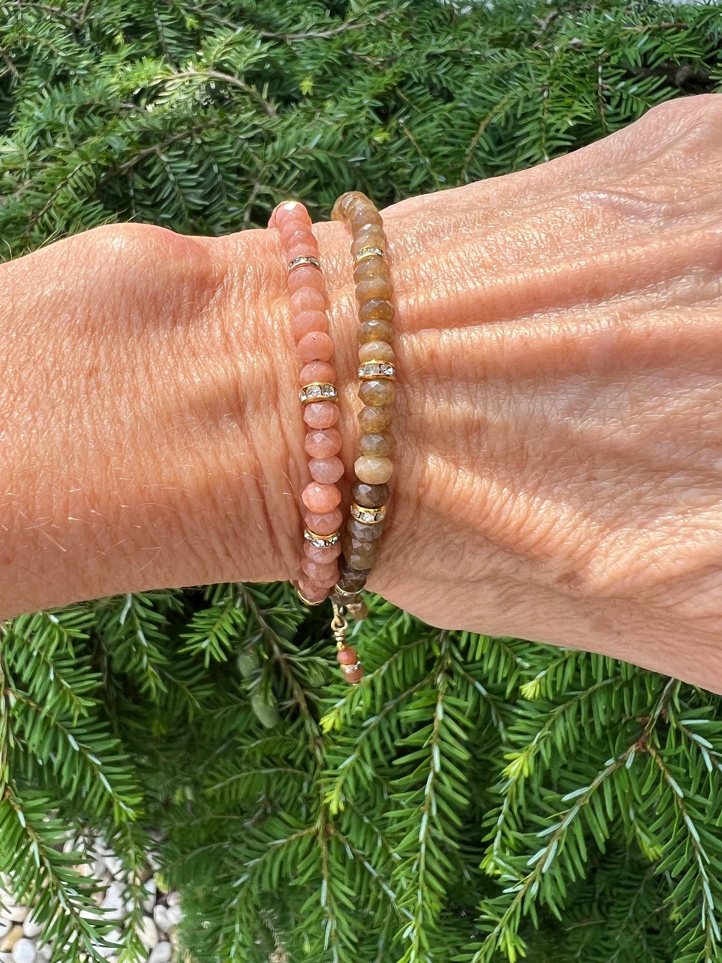 Agate single strand bracelet