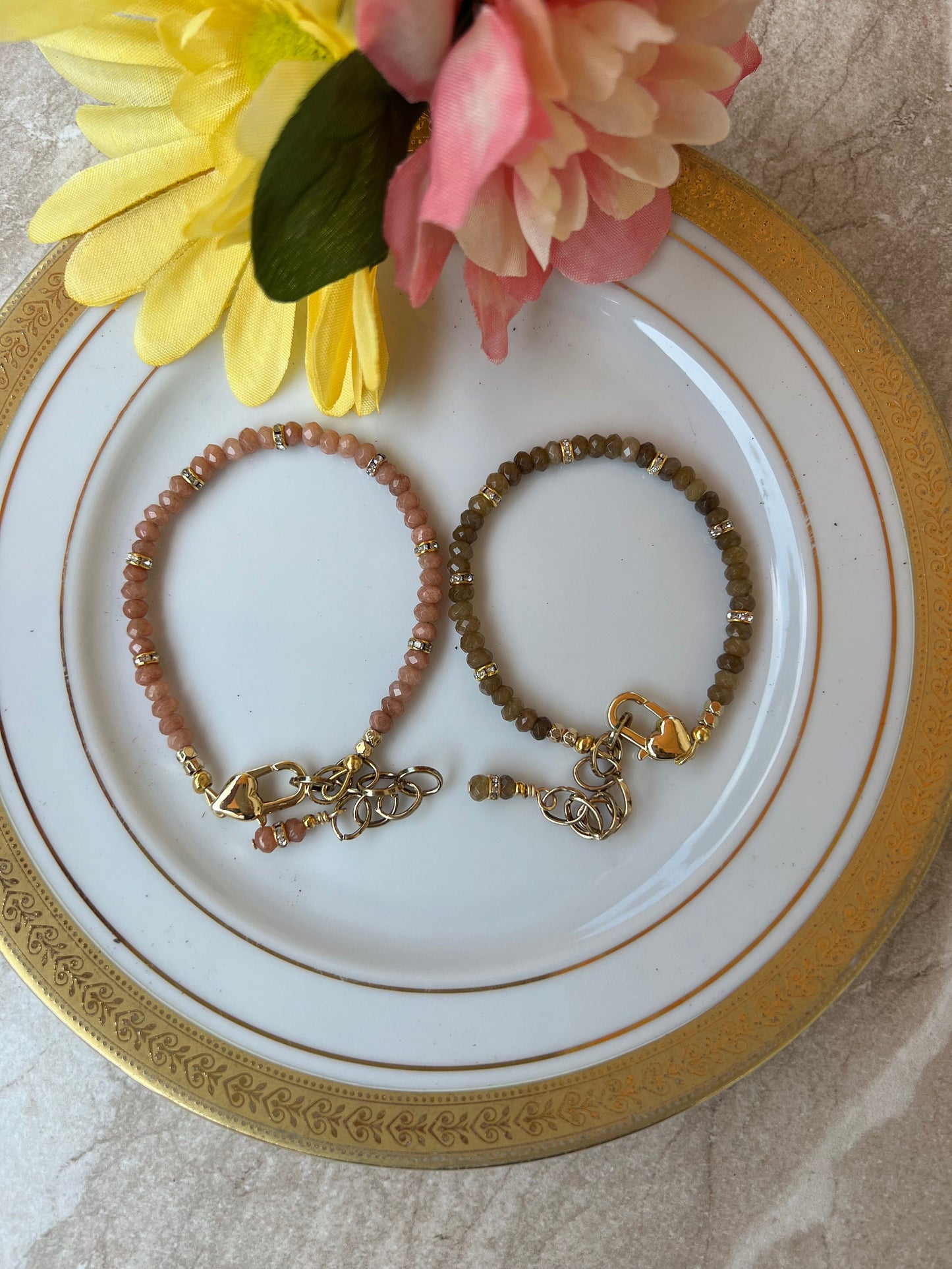 Agate single strand bracelet