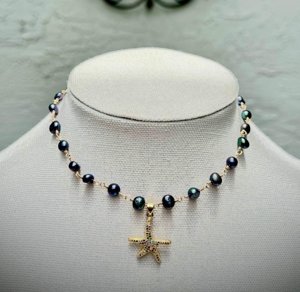 Peacock Pearl Choker