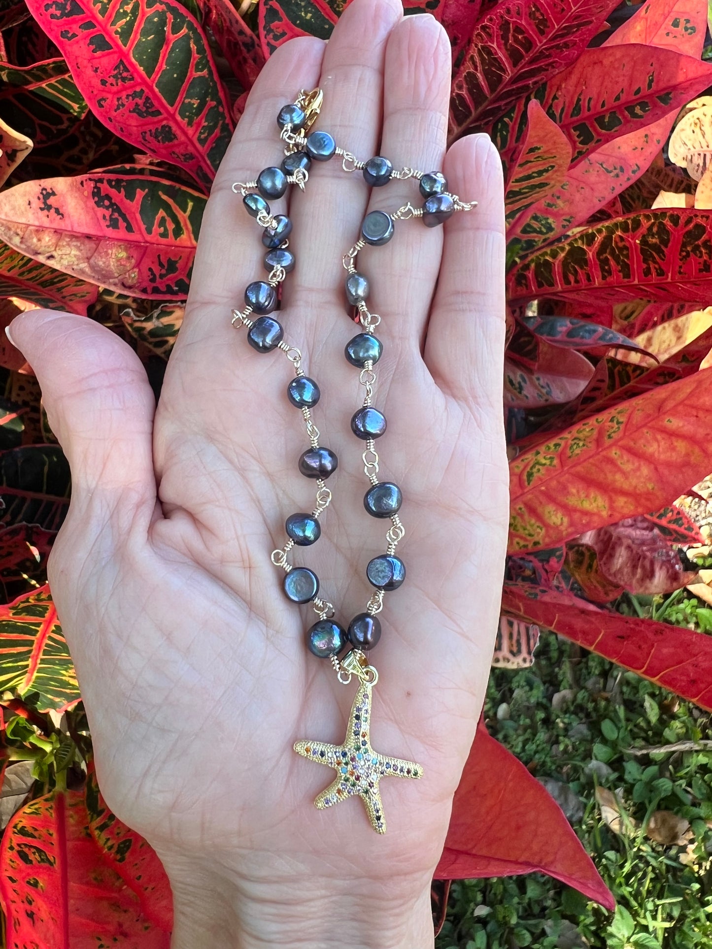 Peacock Pearl Choker