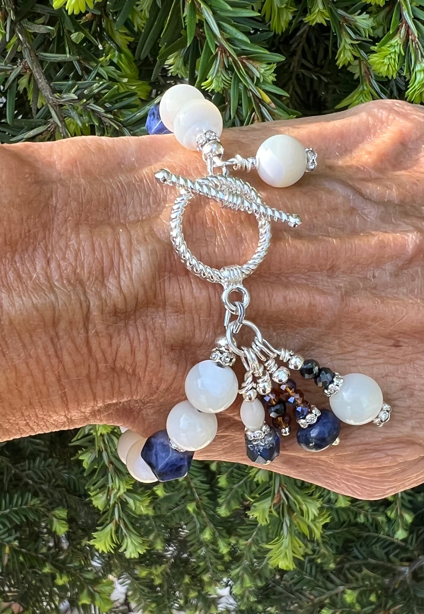 Mother of Pearl and Sodalite bracelet