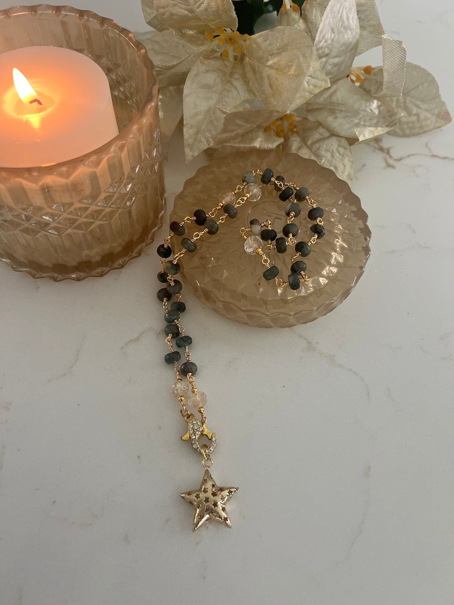 Bloodstone and Gold Glitter Glass Necklace