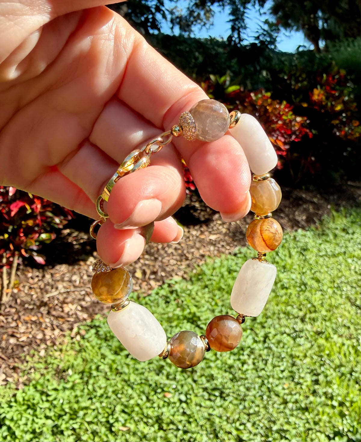 Beige Agate and Rose Quartz Bracelet